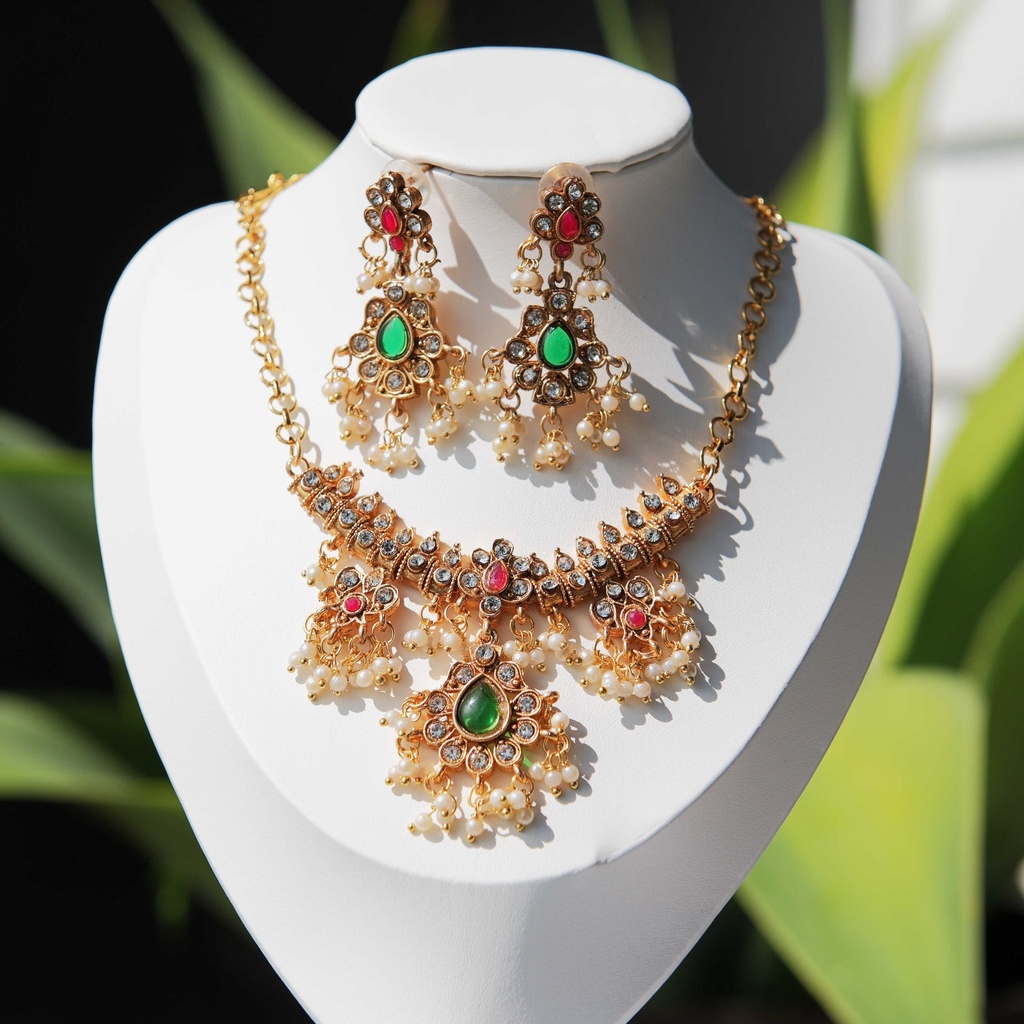Kanchan Pota Stone Necklace Set